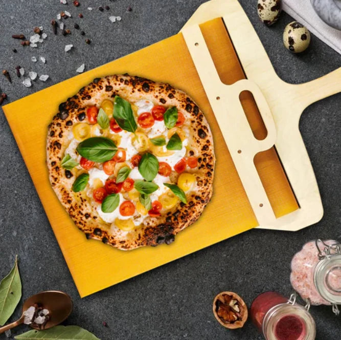 Pizzaspade i tre med non-stick overflate for enkel håndtering 0
