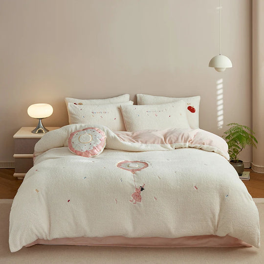 Sengetøysett med teddyfleece og broderi for kvinner 0