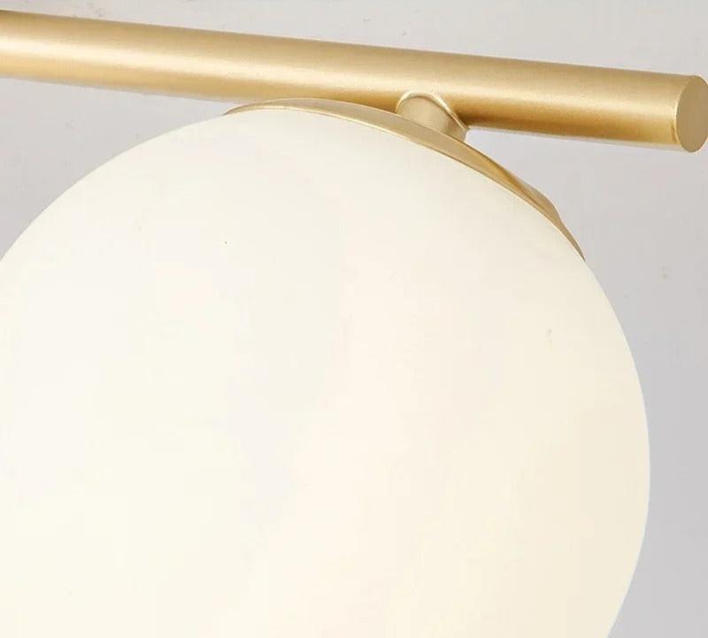 Taklampe i glasskule for stue og soverom 6
