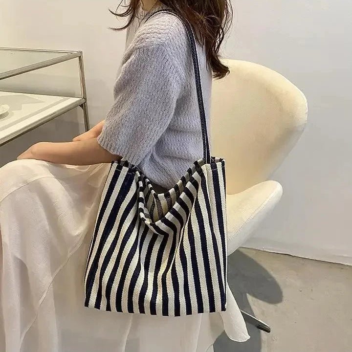 Tøyveske med Stripete Design og Lange Skulderstropper 2