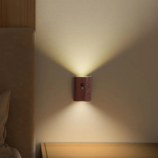 Trelampe med Bevegelsessensor og Oppladbart Batteri 2