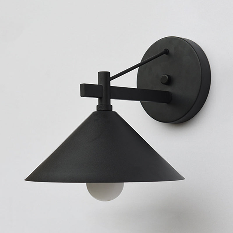 Vegglampe i industriell stil for utendørs bruk 2