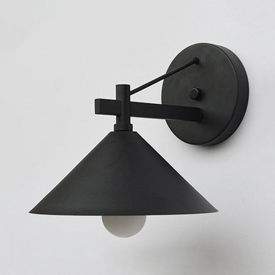 Vegglampe i industriell stil for utendørs bruk 2