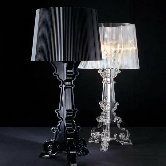 Bordlampe med justerbar høyde og barokkdesign