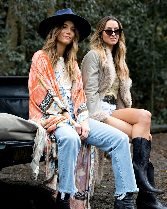 Damers Lange Kimono med Blomsterprint og Strikceintur