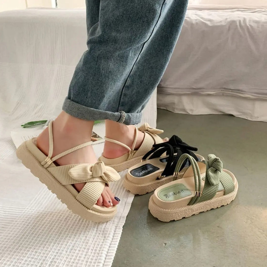 Plattformerte sommersandaler for damer