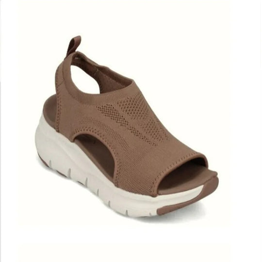 Plateformede sandaler med kile i mesh for kvinner
