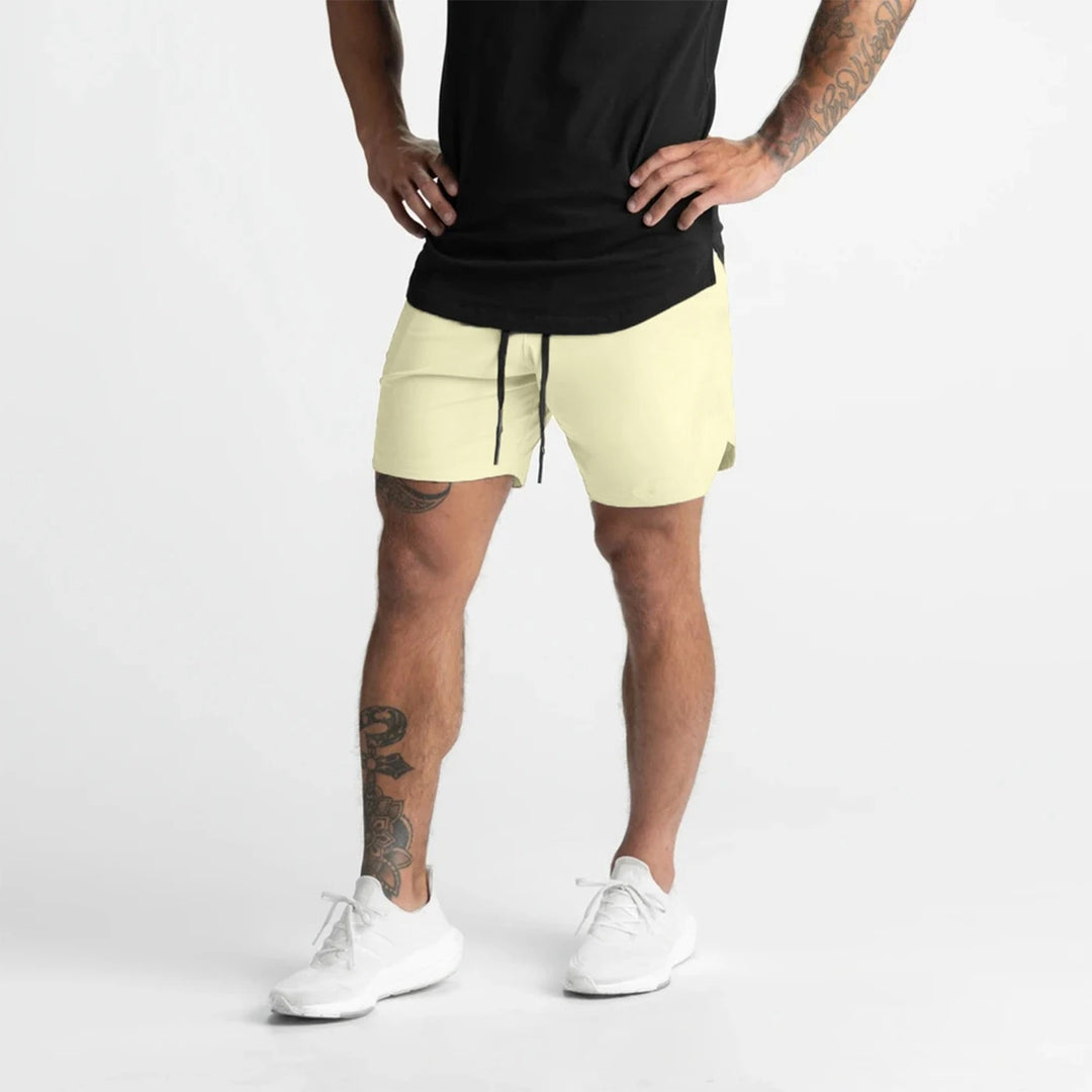 Herre shorts i hurtigtørkende sportstoff