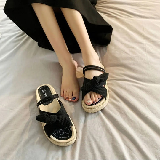 Plattformerte sommersandaler for damer