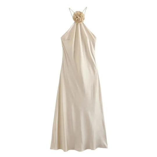 Lang kjole i sateng off-shoulder for kvinner