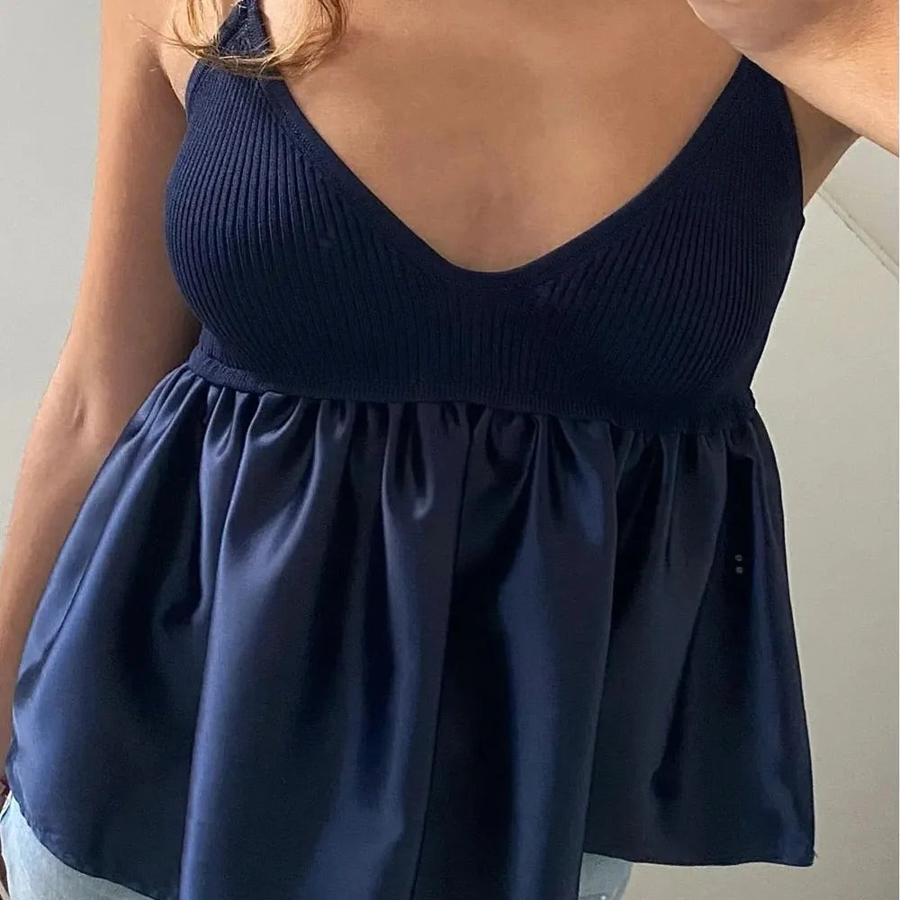 V-hals plissert smockbluse for kvinner