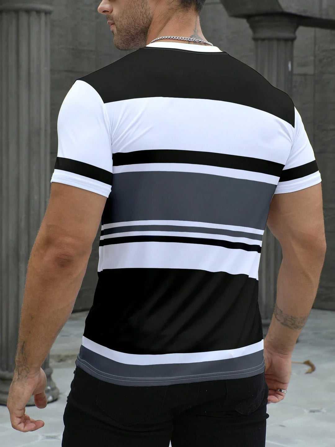 Stripete casual T-skjorte for menn